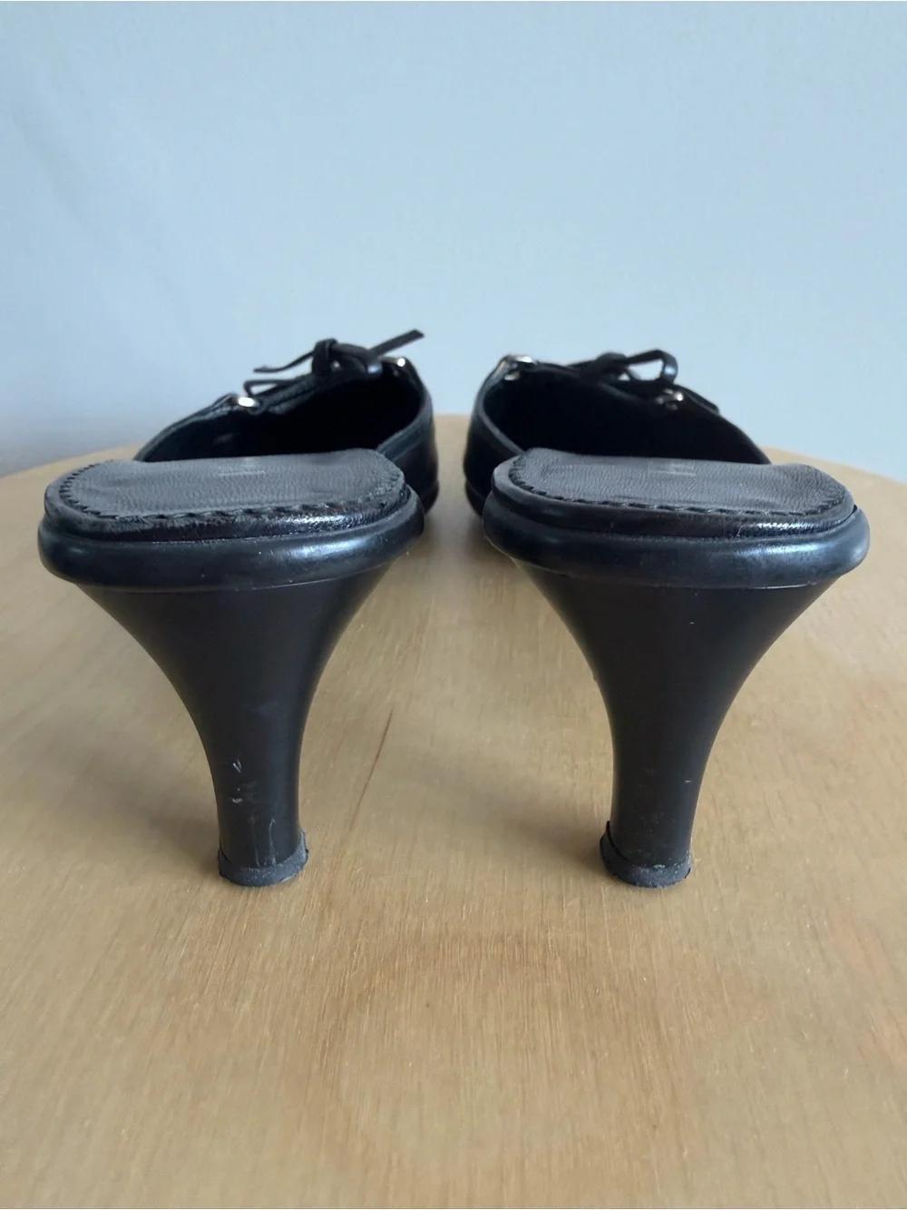 Vintage Prada Black Leather Pointed-Toe Kitten Heel Mules with Bows - Picture 5 of 9